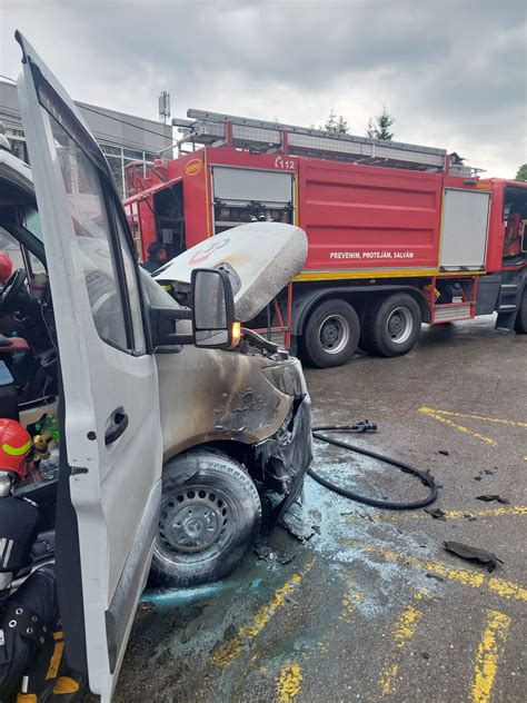 La Curtea De Argeș I a Luat Foc Mașina în Mers Curierul Zilei