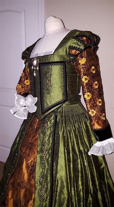 Elizabethan Court Gown W Authentic Queen Elizabeth I Sleeve