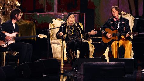 Joni Mitchell makes her Grammy performance debut at 80, with ‘Both Sides, Now’ | CNN