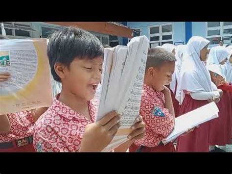 Prepare Menyanyikan Lagu Indonesia Raya Stanza Sdn Simomulyo Viii Tgl