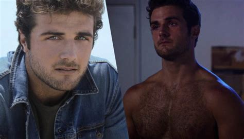 Beau Mirchoff Mostra Il Culo In Now Apocalypse VIDEO PORNO Mentre Si