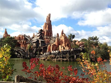 Attraction Le Train De La Mine Disneyland Paris France