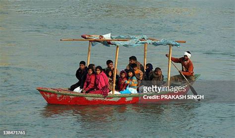 Sarayu River (Ayodhya) Foto e immagini stock - Getty Images