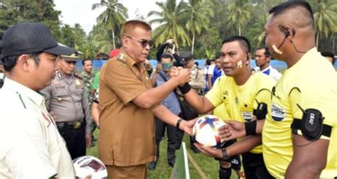 Bupati Madina Buka Turnamen Sepak Bola Tukul Cup I Malintang Wahana