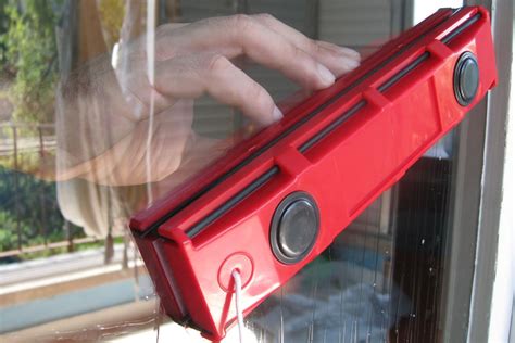 5 Ways to Clean Outside Windows Before Winter