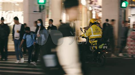 4k 夜晚 外卖小哥 送外卖 身影 压力 3840x2160 高清视频素材下载 编号 7454067 实拍视频 光厂 Vj师网