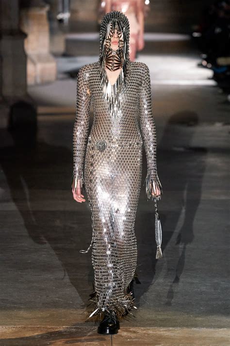 Paco Rabanne Fall 2020 Ready To Wear Fashion Show In 2020 Fashion