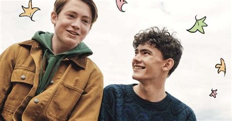 Primeira série teen gay da Netflix ganha teaser romântico