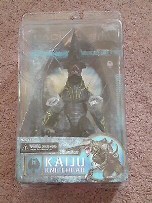 Neca Pacific Rim Movie Kaiju Knifehead Ultra Deluxe Figure Series Hot