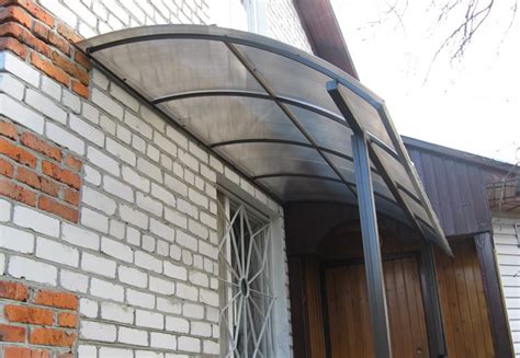 Козырьки из поликарбоната (фото) над крыльцом - цена и варианты