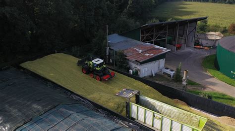 CLAAS Claas Axion 960 Terra Trac op de maïsbult Trekkerweb nl