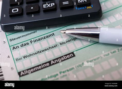 Finanzamt SteuererklÃrung einreichen Stock Photo Alamy