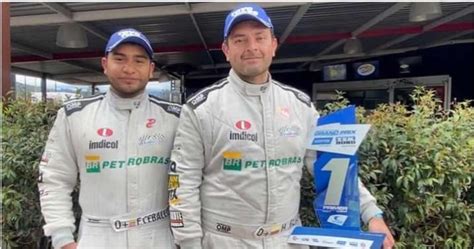 EL PILOTO IPIALEÑO PIPE CEBALLOS GANÓ CARRERA INAUGURAL DEL TC 2000