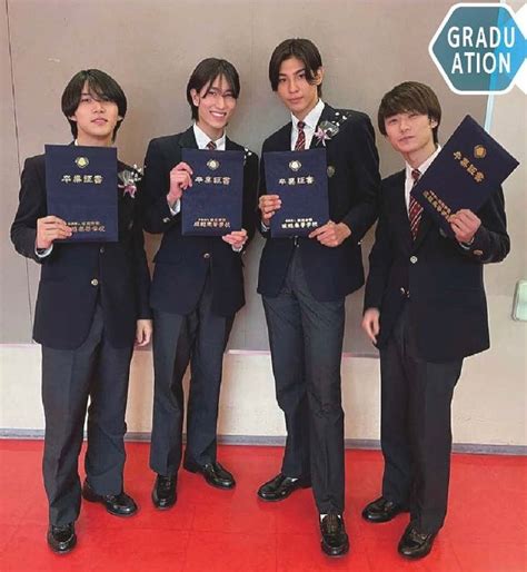 あんず🦖🤍🫂’s Instagram profile post: “⛄️ 改めて卒業おめでとう㊗️🎉 ラウちゃんの制服姿、2度と見れないと思っ ...