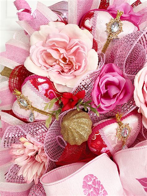 Valentine Queens Of Hearts Wreath Elegant Valentines Swag For Etsy