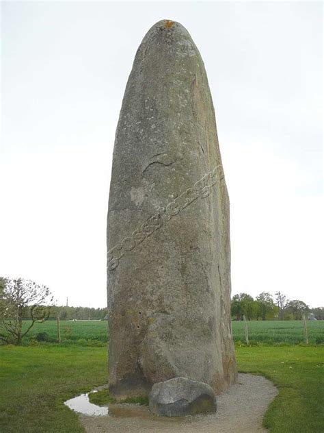 Großsteingräber Und Megalithbauwerke Champ Dolent Menhir