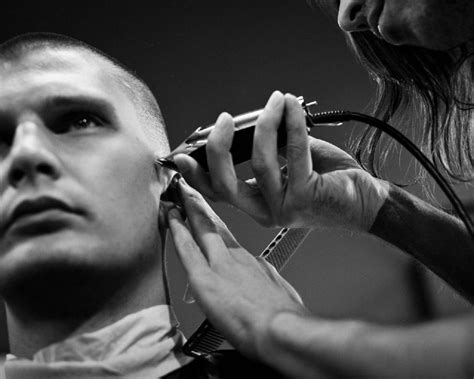 Прически и стрижки с залысинами для мужчин. Причины и лечение | FIRM ...