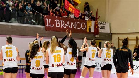 Pallavolo A Femminile Le Wolwes E Il Loro Branco Continuano