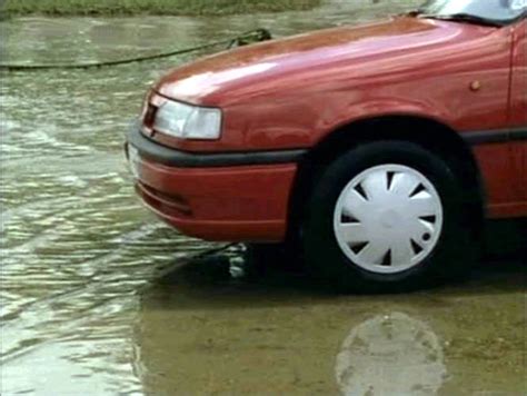 Imcdb Org Vauxhall Cavalier Envoy Mkiii In Lovejoy