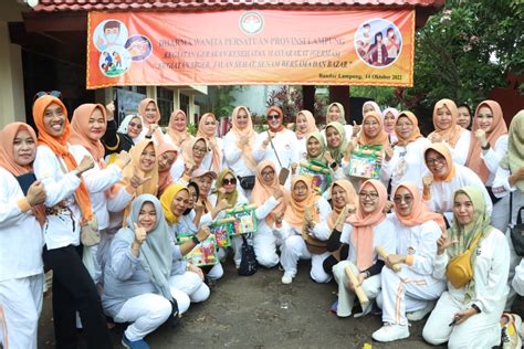 Dharma Wanita Persatuan Provinsi Lampung Ikuti Senam Bersama Dalam