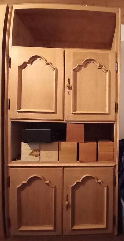 A Vendre Armoire En Bois Massif Canton Valais Anibis Ch