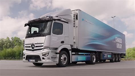 All New Mercedes Eactros Tractor First Look Youtube