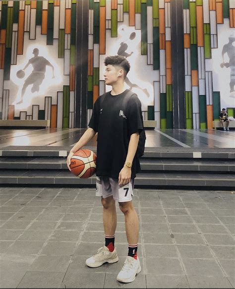 Hot boy bóng rổ có góc nghiêng cực phẩm giống Noo Phước Thịnh thân hình múi Ngôn tình đời