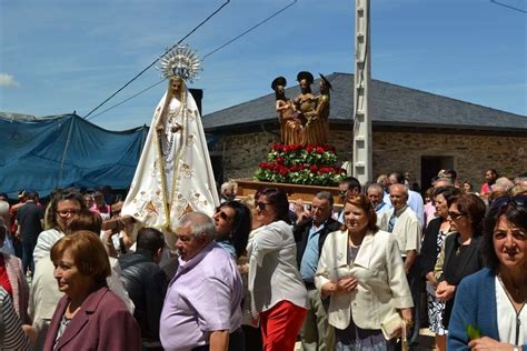 Multitudinaria celebración del Padre Eterno en Lardeira