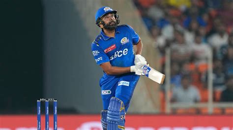 Rohit Sharma completes 11000 runs in the T20 format - Crictoday