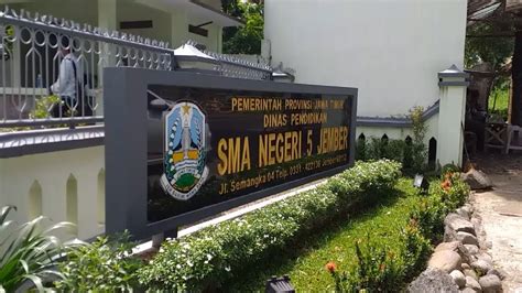 ECO SCHOOL COMPETITION 2019 SMAN 5 JEMBER - YouTube