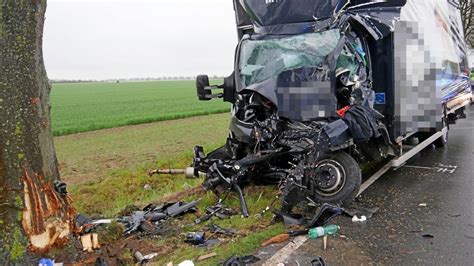 Tödlicher Unfall im Kreis Peine ein Toter zwei Verletzte