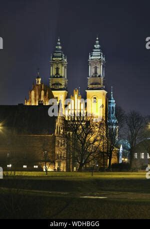 Archcathedral La Basílica de San Pedro y San Pablo en Poznan es una de