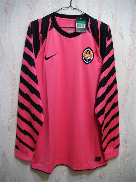 Shakhtar Donetsk Goalkeeper football shirt 2010 - 2011.