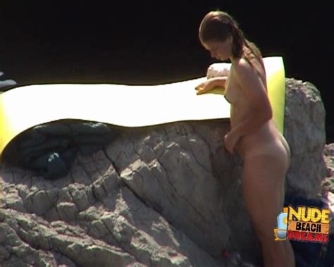 Gorgeous Brunette Is Trying To Get A Suntan