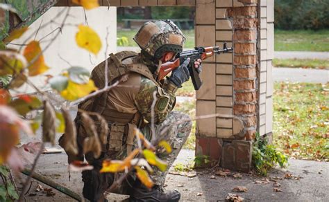 Близько 100 тисяч киян воюють за Україну на фронтах - Вечірній Київ