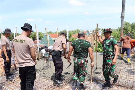 Tni Polri Bersama Warga Di Grobogan Gotong Royong Bantu Pembangunan