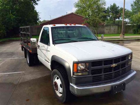 Chevrolet C3500 2000 Bucket Boom Trucks