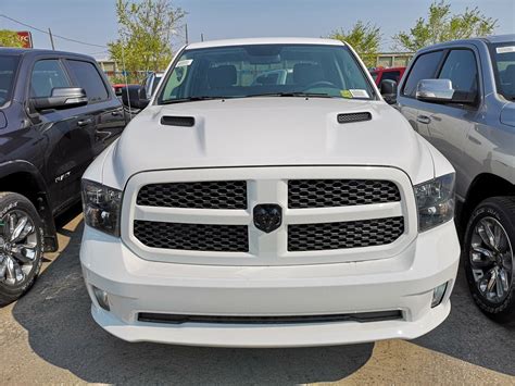 New 2019 Ram 1500 Classic Express Blackout Crew Cab 8 4 Touchscreen Back Up Camera Crew Cab