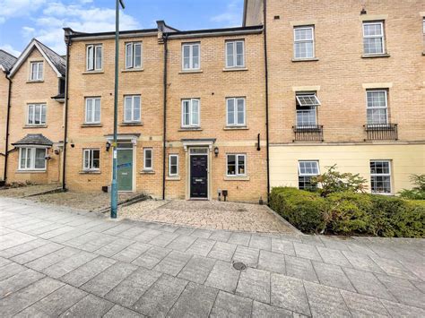 3 Bed Terraced House For Sale In Millgrove Street Redhouse Swindon