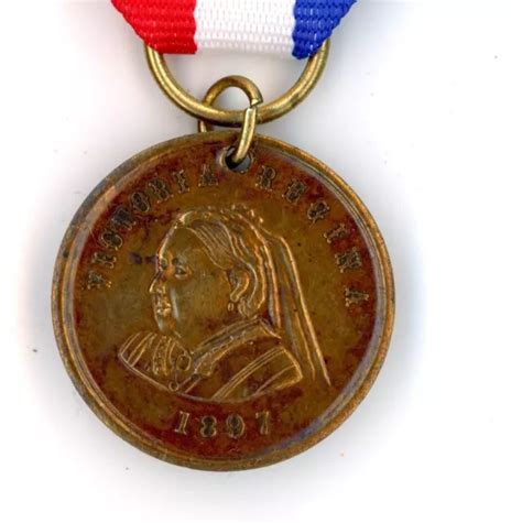 QUEEN VICTORIA DIAMOND Jubilee Medal Medallion Bronze 1897 Antique 28