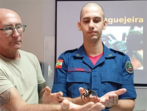 Capacita O Sobre Manejo De Animais Pe Onhentos E Venenosos Realizada