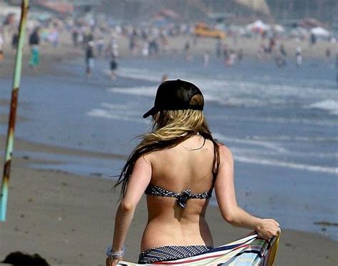 Indians Film Star Avril Lavigne Pictures In BIKINI Beach Candids Malibu