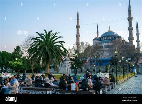 Sultanahmet Istanbul Turkey Th Mar Muslims Break Their Fast