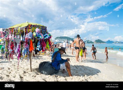 Brasileñas en bikini fotografías e imágenes de alta resolución Alamy