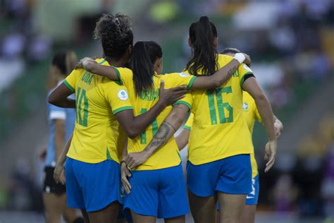 Veja fotos de Brasil x Uruguai pela Copa América feminina Gazeta