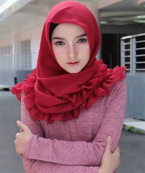 Pin By Aria On Beautiful Muslimah Arab Girls Hijab Hijab Fashion