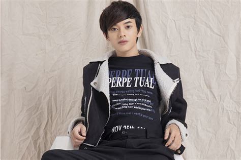 Hot boy kẹo kéo thi Vietnam Idol Bùi Vĩnh Phúc thừa nhận hết thời