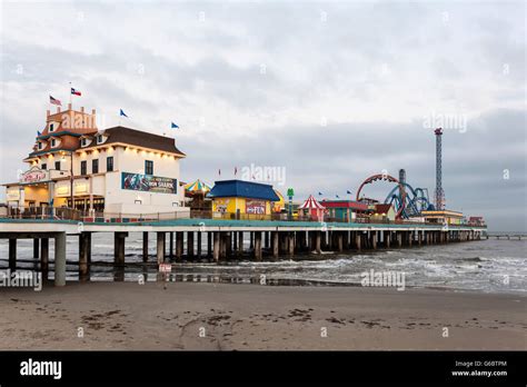 Galveston Texas Pier Hi Res Stock Photography And Images Alamy