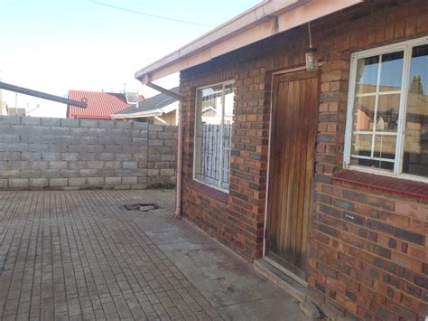 3 Bedroom House For Sale In Ennerdale Remax™ Of Southern Africa