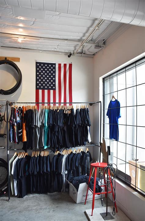 On the Grid : Ham Cycles